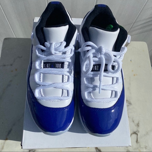 Jordan Retro 11 Low White Concord (Sold) - Picture 4 of 7